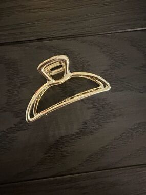 Kitsch Gold Open-Frame Metal Hair Claw Clip
